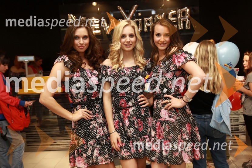 Lea Perovšek, Miss športa 2010, Ajda Sitar, Miss Športa 2009 ter Živa Viktorija Turk, Miss Športa 2011Odprtje trgovine New Yorker, Qlandia, Kamnik