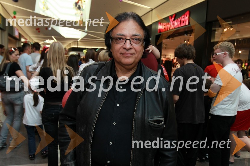 Oto Pestner, pevecOdprtje trgovine New Yorker, Qlandia, Kamnik