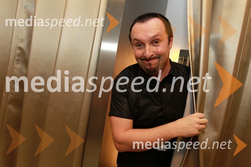 Frenk Nova, pevecOdprtje trgovine New Yorker, Qlandia, Kamnik