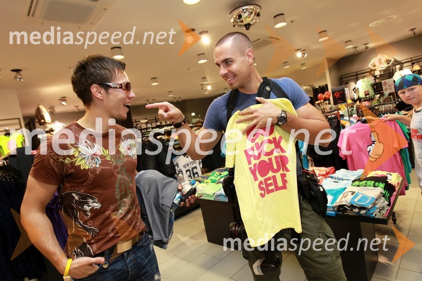 Peter Klinc, Mister Slovenije 2009 in Črt Slavec, fotografOdprtje trgovine New Yorker, Qlandia, Kamnik