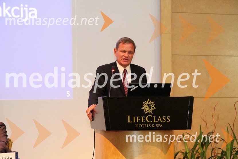 Prof. dr.  Marijan Kocbek, predstojnik Inštituta za gospodarsko pravo Maribor ter predavatelj na Pravni fakulteti UMUniverza v Mariboru, 19. posvetovanje Gospodarski subjekti na trgu