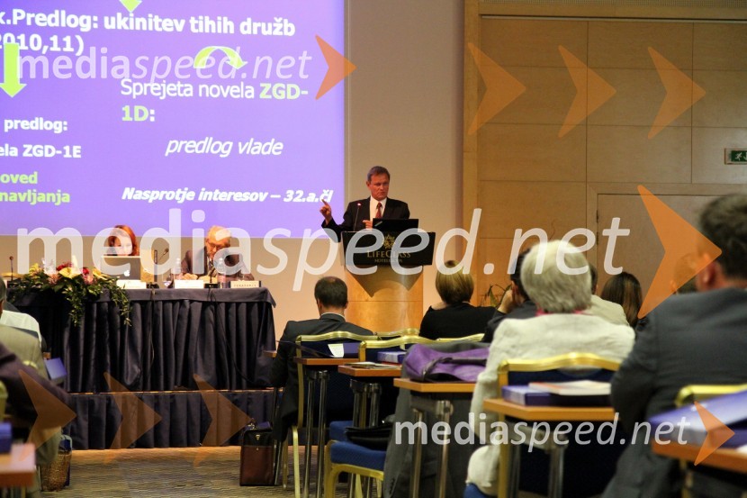 Prof. dr.  Marijan Kocbek, predstojnik Inštituta za gospodarsko pravo Maribor ter predavatelj na Pravni fakulteti UMUniverza v Mariboru, 19. posvetovanje Gospodarski subjekti na trgu