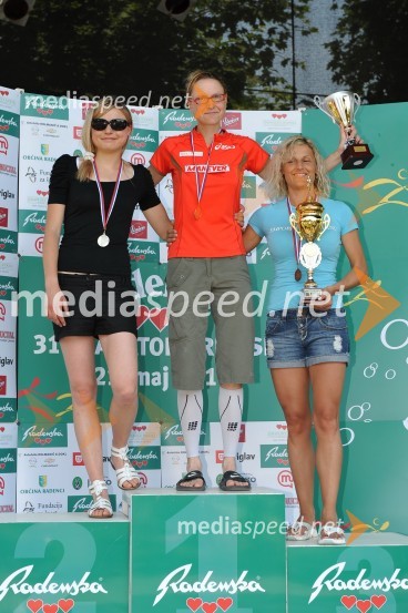 Daneja Grandovec, 1. mesto, Tina Čačilo, 2. mesto, Lidija Pajk, 3. mesto v kategoriji polmaratonke31. Maraton treh src, reportaža