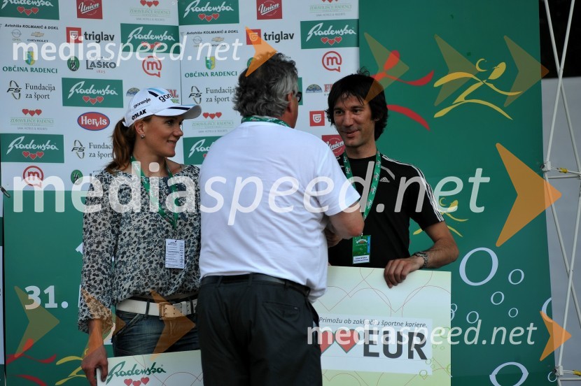 Petra Majdič, smučarska tekačica, Zvonko Murgelj, direktor podjetja Radenska in Primož Peterka, smučarski skakalec31. Maraton treh src, udeleženci
