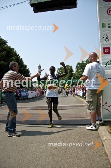Edwin Kibowen, 1. mesto v kategoriji maratonci31. Maraton treh src, udeleženci