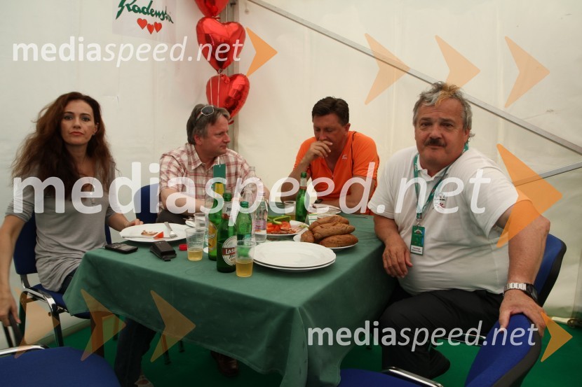 ..., ..., Borut Pahor, predsednik vlade Republike Slovenije, Zvonko Murgelj, direktor podjetja Radenska31. Maraton treh src, reportaža