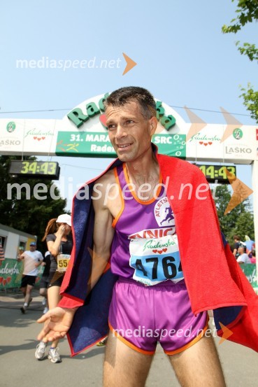 Robert Lendaro, zmagovalec v teku na 10 km31. Maraton treh src, udeleženci