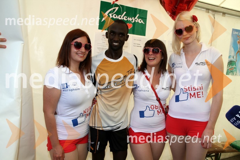 Edwin Kibowen, 1. mesto v kategoriji maratonci s hostesami31. Maraton treh src, udeleženci