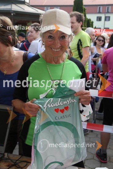 Kazmira Lužnik, tek na 21 km31. Maraton treh src, udeleženci