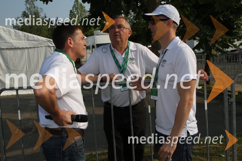 Emil Šmid, povezovalec prireditve, Niko Brus, vodja VIP šotor, 
Boštjan Gerlec, predsednik 31. Maratona treh src31. Maraton treh src, reportaža