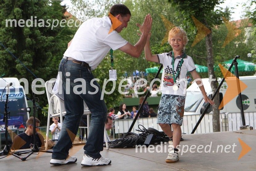 Emil Šmid, povezovalec prireditve in ...31. Maraton treh src, reportaža