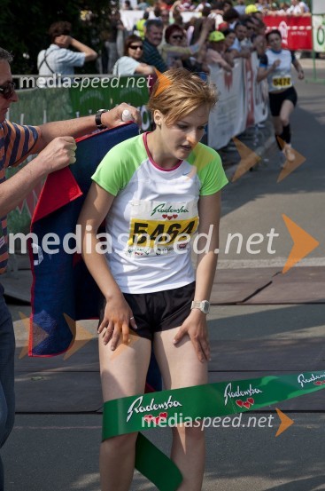 Katja Vrdjuka, zmagovalka teka na 5,5 km ženske31. Maraton treh src, udeleženci