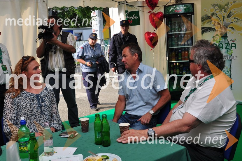 Petra Majdič, smučarska tekačica, Primož Ulaga, direktor trženja na Smučarski zvezi Slovenije in Zvonko Murgelj, direktor podjetja Radenska31. Maraton treh src, reportaža