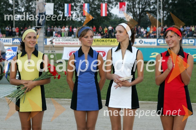 Štartne dekliceSPEEDWAY, otvoritev stadiona Milenium