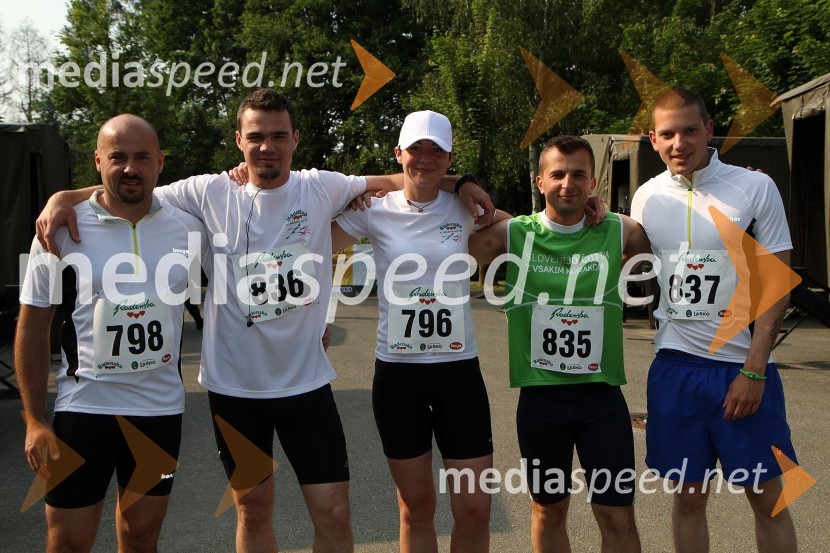 Stanko Podlesnik, Primož Sila, Marjeta Podlesnik, Hadis Lišinovič, Mitja Žižmond, tek na 21 km31. Maraton treh src, udeleženci