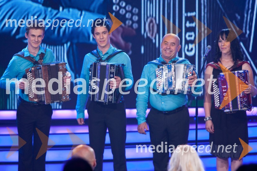 Družina Ferme: Anže, Kristijan, Gotard in MonikaSlovenija ima talent, snemanje četrte polfinalne oddaje