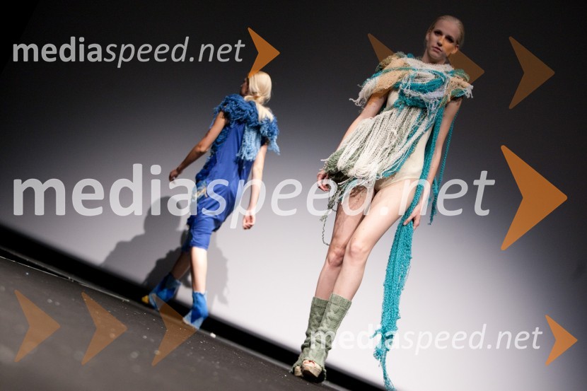 ManekenkaSvetloba kot vir življenja, mladosti, svobode, erosa, znanja, novosti – navdih za ustvarjalno moč, modna revija