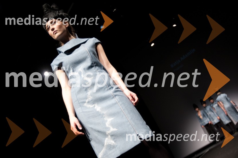 ManekenkaSvetloba kot vir življenja, mladosti, svobode, erosa, znanja, novosti – navdih za ustvarjalno moč, modna revija