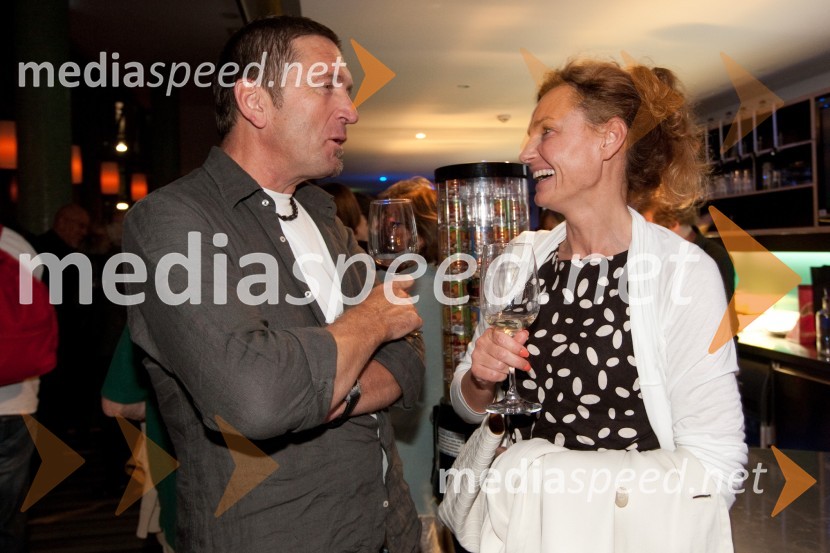 Silvo Kačar, direktor Arcadia d.o.o. in Martina BrankSvetloba kot vir življenja, mladosti, svobode, erosa, znanja, novosti – navdih za ustvarjalno moč, modna revija