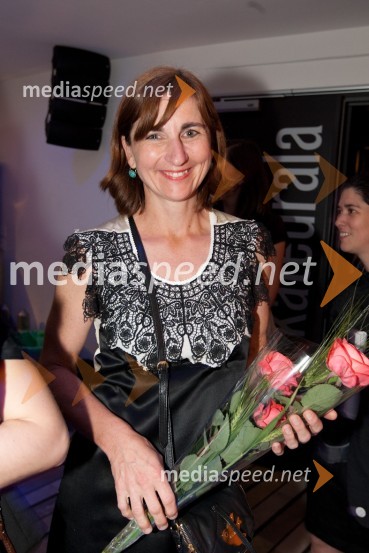 Almira Sadar, modna oblikovalkaSvetloba kot vir življenja, mladosti, svobode, erosa, znanja, novosti – navdih za ustvarjalno moč, modna revija