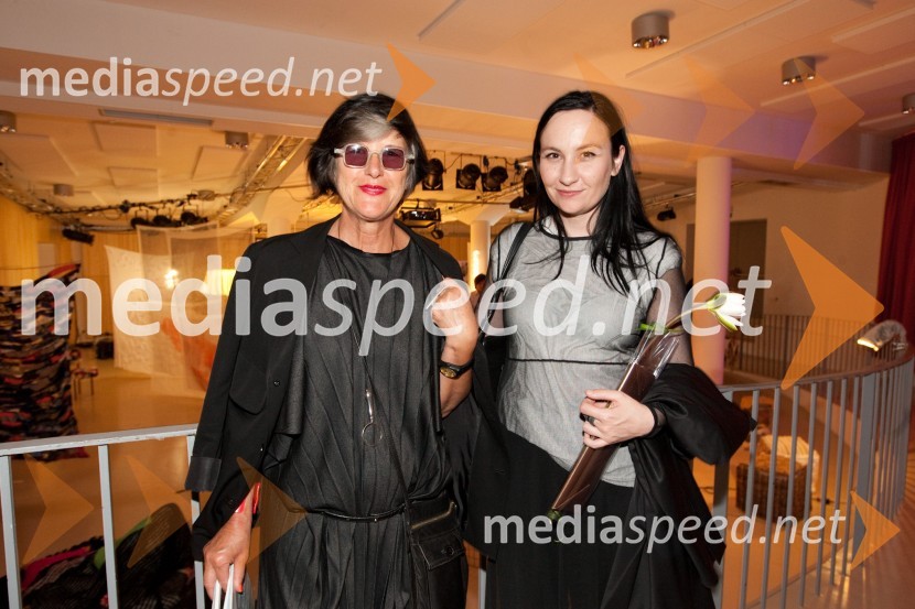 Francine Pairon, Institut Francais de la mode-direktorica modnega programa in Nataša Peršuh, modna oblikovalkaSvetloba kot vir življenja, mladosti, svobode, erosa, znanja, novosti – navdih za ustvarjalno moč, modna revija