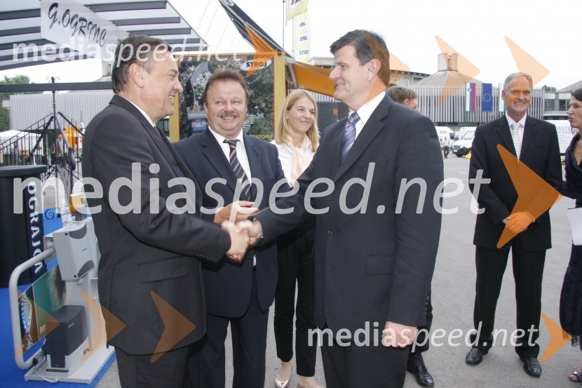 Zoran Jankovič, župan Mestne občine Ljubljana ter mag. Blaž Kavčič, predsednik Državnega sveta RSSvileni šiv slovenske obrti, modna revija