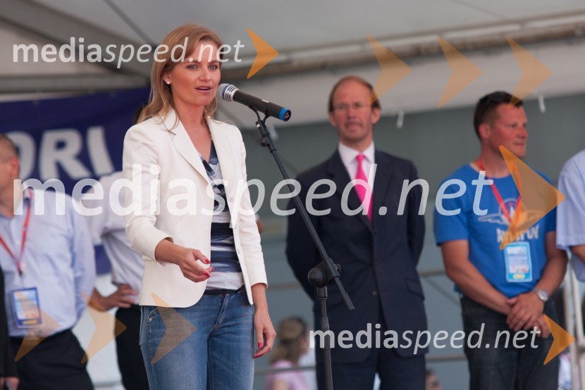 Katarina Kresal, ministrica za notranje zadeveLetalski miting Aviofun 2011