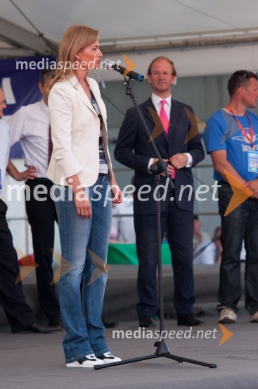 Katarina Kresal, ministrica za notranje zadeveLetalski miting Aviofun 2011