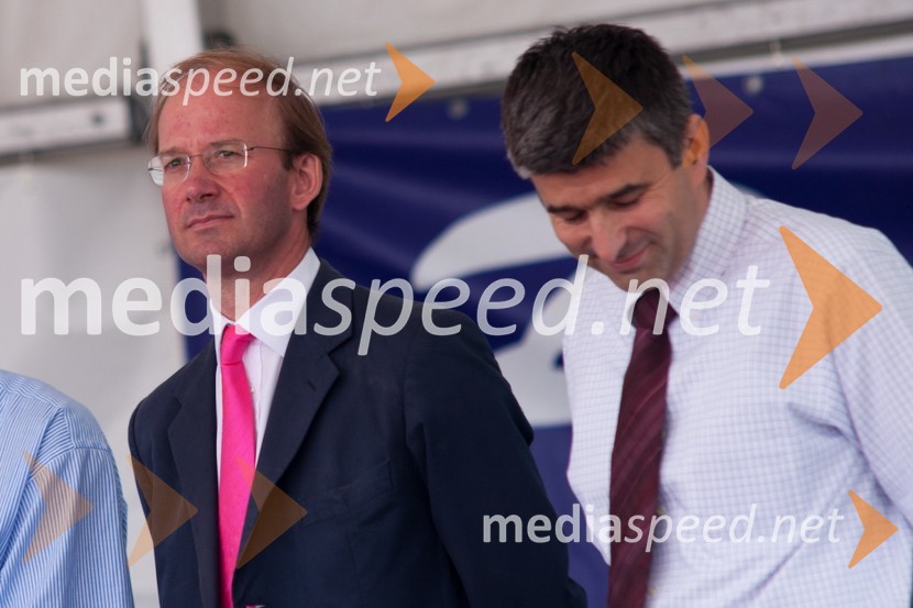Andrew Page, angleški veleposlanik v Sloveniji, ...Letalski miting Aviofun 2011