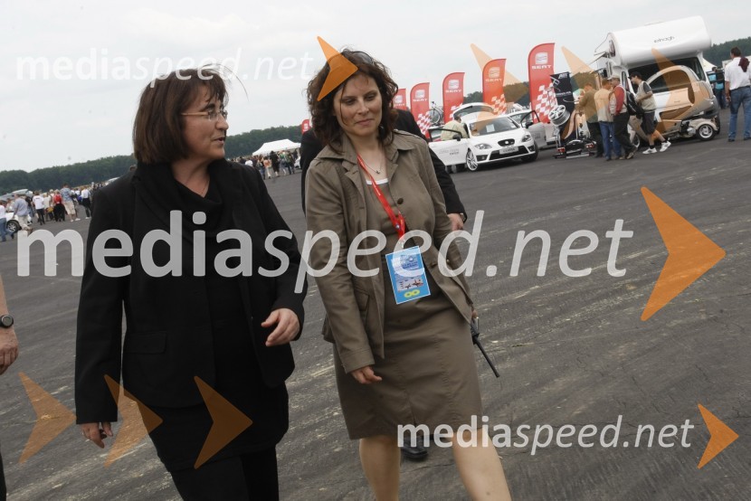 Ljubica Jelušič, ministrica za obrambo ter ...Letalski miting Aviofun 2011