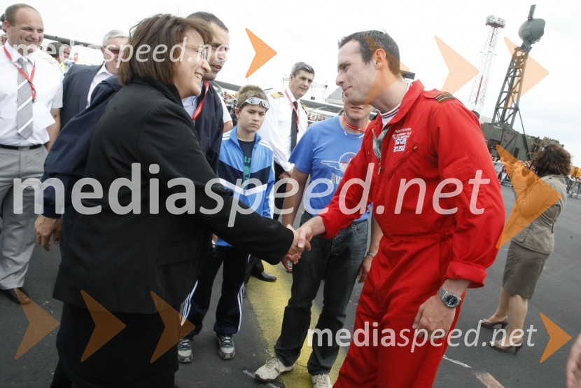 Ljubica Jelušič, ministrica za obrambo ter ...Letalski miting Aviofun 2011