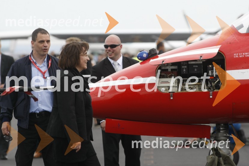 ..., Ljubica Jelušič, ministrica za obrambo, ...Letalski miting Aviofun 2011