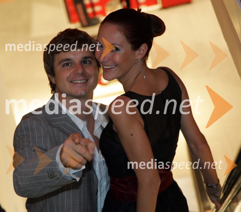 Toni Tomašek, kreativni direktor Mediamix-a in lastnik lokala Barista ter Urška Rošker, menedžerka lokala BaristaOtvoritev Galerije Gosposke