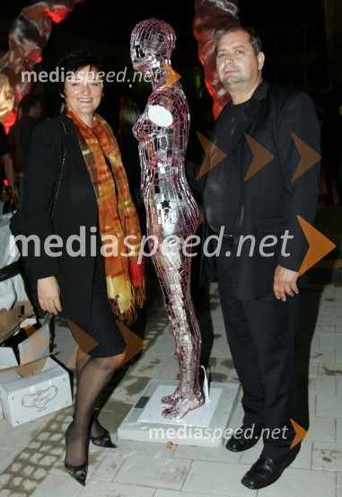 Duška Vuga Cizl, direktorica agencije Mediamix z možem BorisomOtvoritev Galerije Gosposke