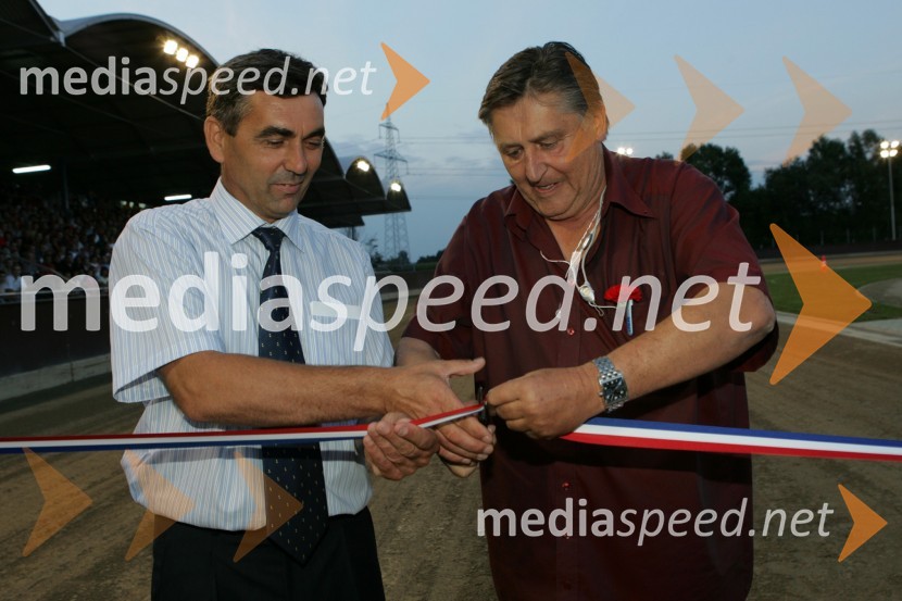 Lastnik stadiona Milenium in predsednik Speedway kluba Unia Goričan Zvonimir - Zvonko Pavlic ter podpredsednik HMZ (Hrvaške moto zveze) pri prerezu trakuSPEEDWAY, otvoritev stadiona Milenium