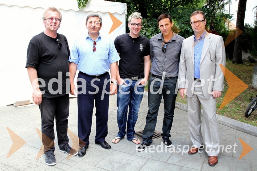 Mitja Jazbec, oblikovalec zvoka Radia Koper, Dragomir  Mikelić, vodja regionalnega RTV centra Koper, Tadej Tadič, tonski tehnik, Edi Klemenčič, vodja tehnike Radia Koper, Marko Filli, generalni direktor RTV Slovenija40 let TV Koper