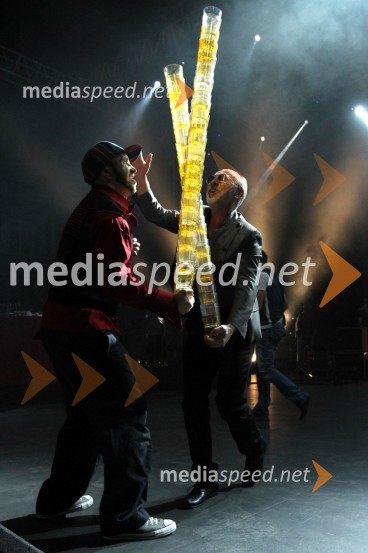 ... ter Dino Merlin, pevecDino Merlin, koncert