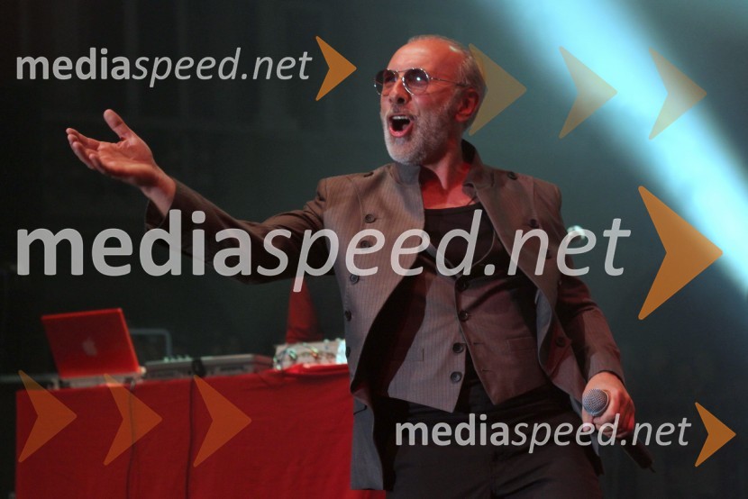 ... ter Dino Merlin, pevecDino Merlin, koncert
