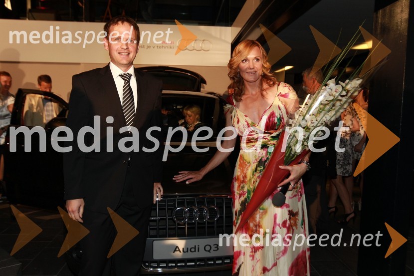 	Franci Bolta, direktor avtomobilske znamke Audi pri Porsche Slovenija d.o.o., Petra Majdič in novi Audi Q3Petra in Audi, idealna partnerja
