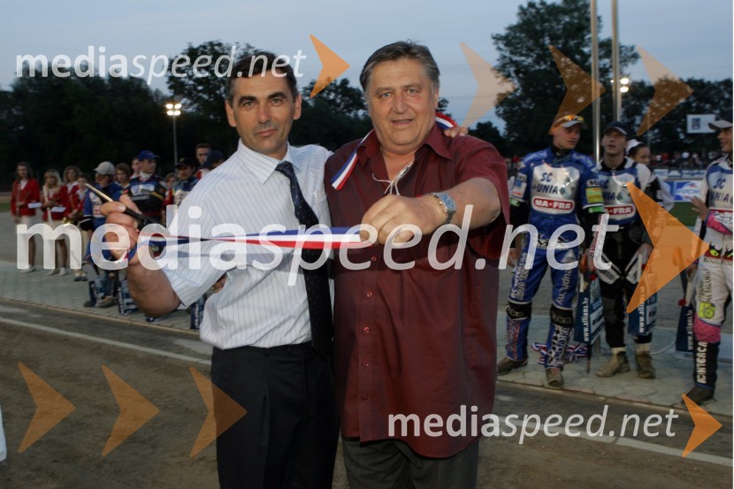 Lastnik stadiona Milenium in predsednik Speedway kluba Unia Goričan Zvonimir - Zvonko Pavlic ter podpredsednik HMZ (Hrvaške moto zveze) s prerezanim trakom novega stadionaSPEEDWAY, otvoritev stadiona Milenium