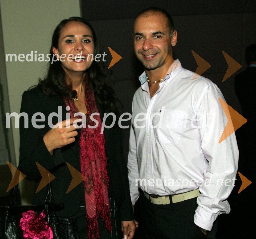 Lejla Festić, galeristka in Igor Kenda, lastnik agencije Doberman Creative CompanyOtvoritev Galerije Gosposke