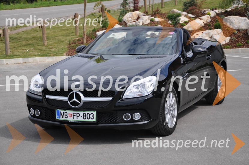 Mercedes-Benz SLK z zloženo strehoSlovenski predstavitvi: Mercedes-Benz SLK in kupe razreda C