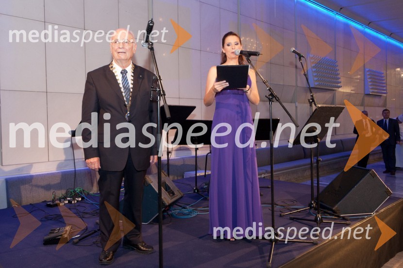 Stanko Ojnik, prvi guverner Distrikta 1912 in Bernarda Žarn, voditeljicaSlovesnost ob ustanovitvi Rotary International District 1912