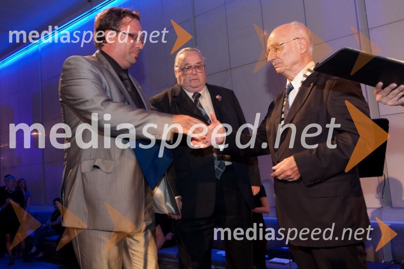 Mag. Borut Ambrožič, zastopnik pacientovih pravic, Ray - Rajko Bukovec in Stanko Ojnik, prvi guverner Distrikta 1912 in Bernarda Žarn, voditeljicaSlovesnost ob ustanovitvi Rotary International District 1912