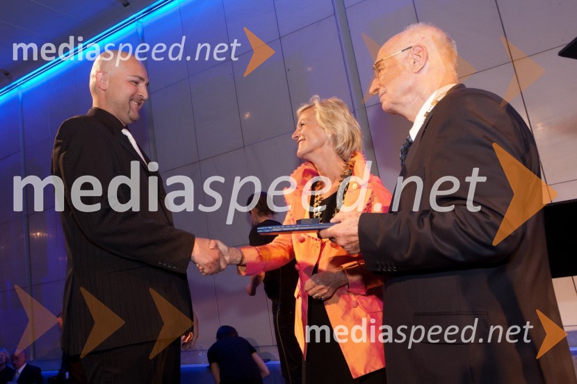 ..., Barbara Kamler Wild, guvernerka distrikta 1910 in Stanko Ojnik, prvi guverner Distrikta 1912Slovesnost ob ustanovitvi Rotary International District 1912