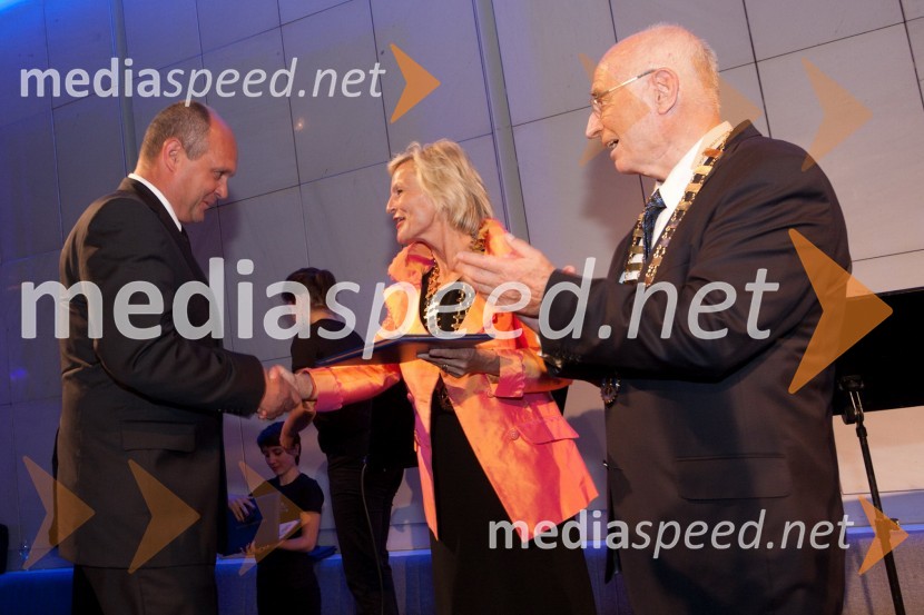 ..., Barbara Kamler Wild, guvernerka distrikta 1910 in Stanko Ojnik, prvi guverner Distrikta 1912Slovesnost ob ustanovitvi Rotary International District 1912