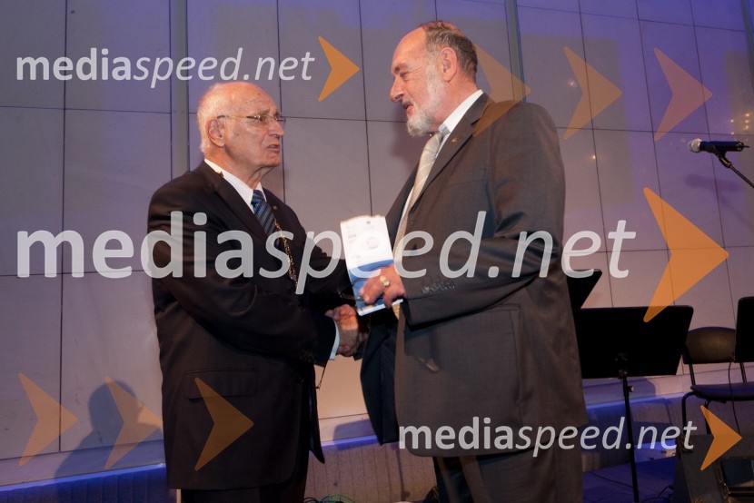 ... in Stanko Ojnik, prvi guverner Distrikta 1912Slovesnost ob ustanovitvi Rotary International District 1912