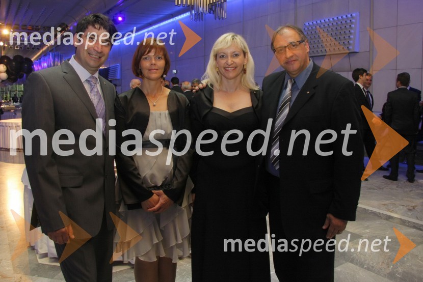 Beno Fekonja, Mojca Lozar, Valentina Golja, Klavdij Tutta, slikar in grafikSlovesnost ob ustanovitvi Rotary International District 1912