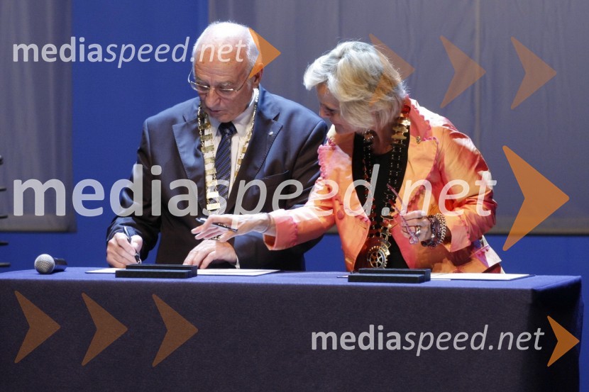 Stanko Ojnik, prvi guverner Distrikta 1912 in Barbara Kamler Wild, guvernerka distrikta 1910Slovesnost ob ustanovitvi Rotary International District 1912