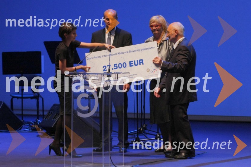 ..., ..., Alenka Kovšca, državna sekretarka in Stanko Ojnik, prvi guverner Distrikta 1912Slovesnost ob ustanovitvi Rotary International District 1912